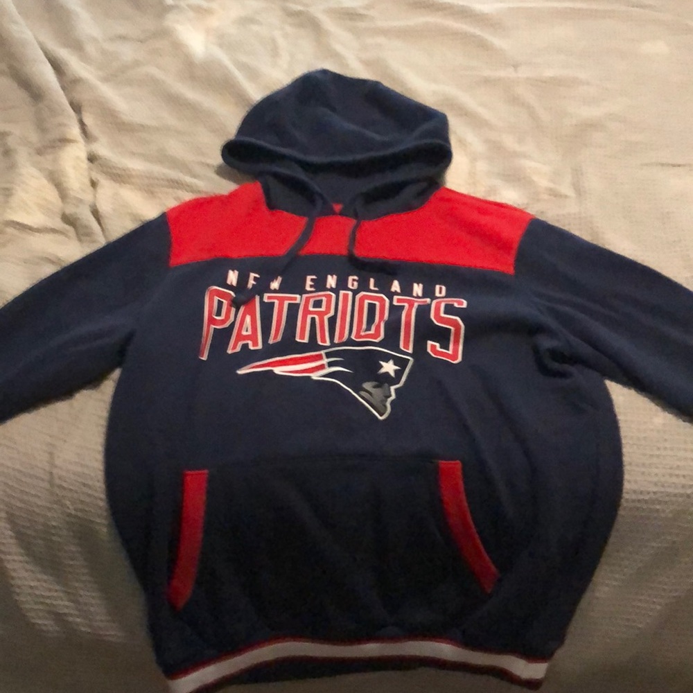 Large Patriots sweatshirt